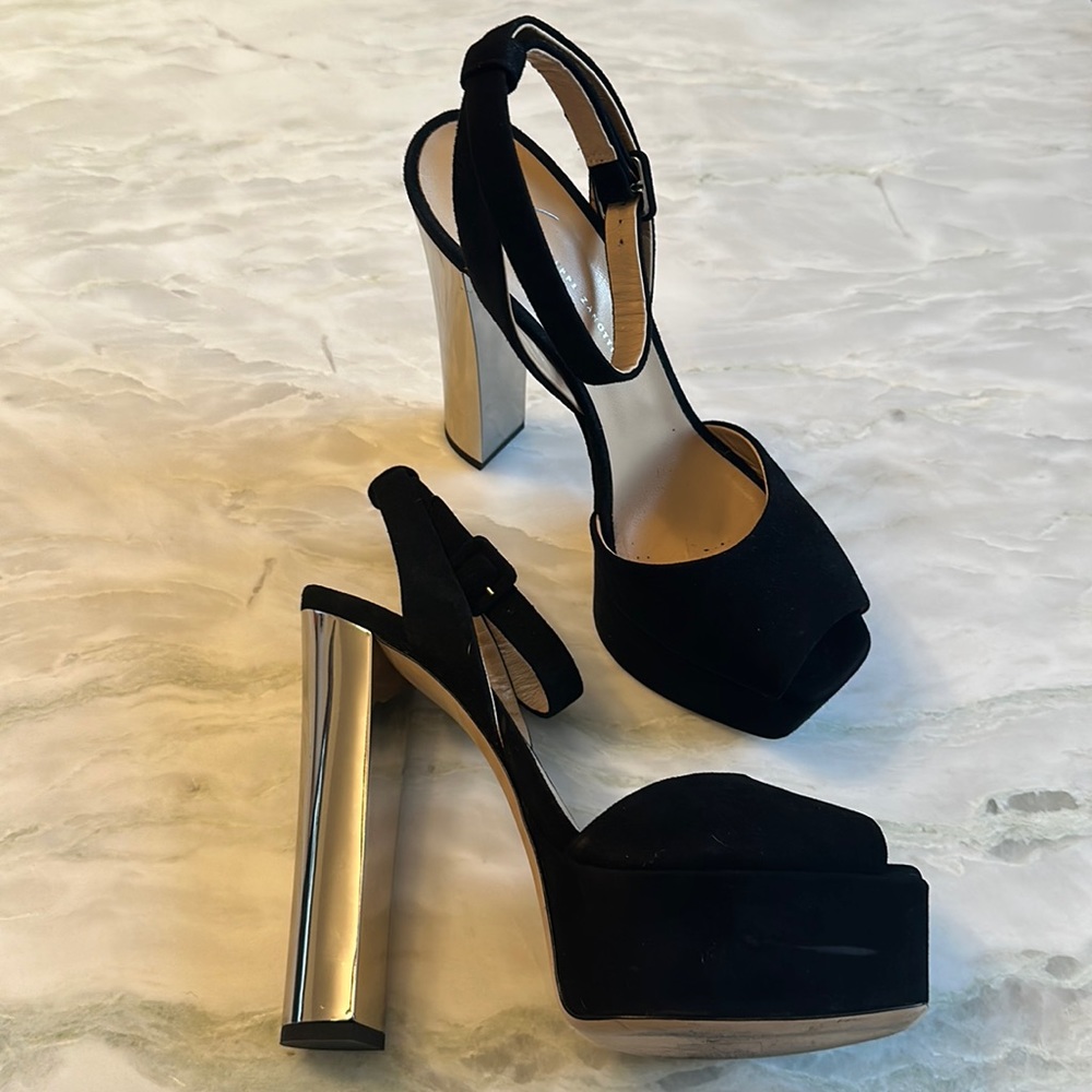 Authentic Giuseppe Zanotti Betty Sandal